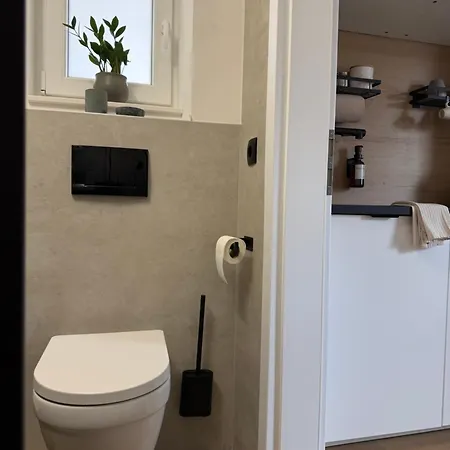 A&r Apartment *